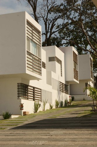 San Juan Houses / Aflo Arquitectos, Serrano Monjaraz Architects