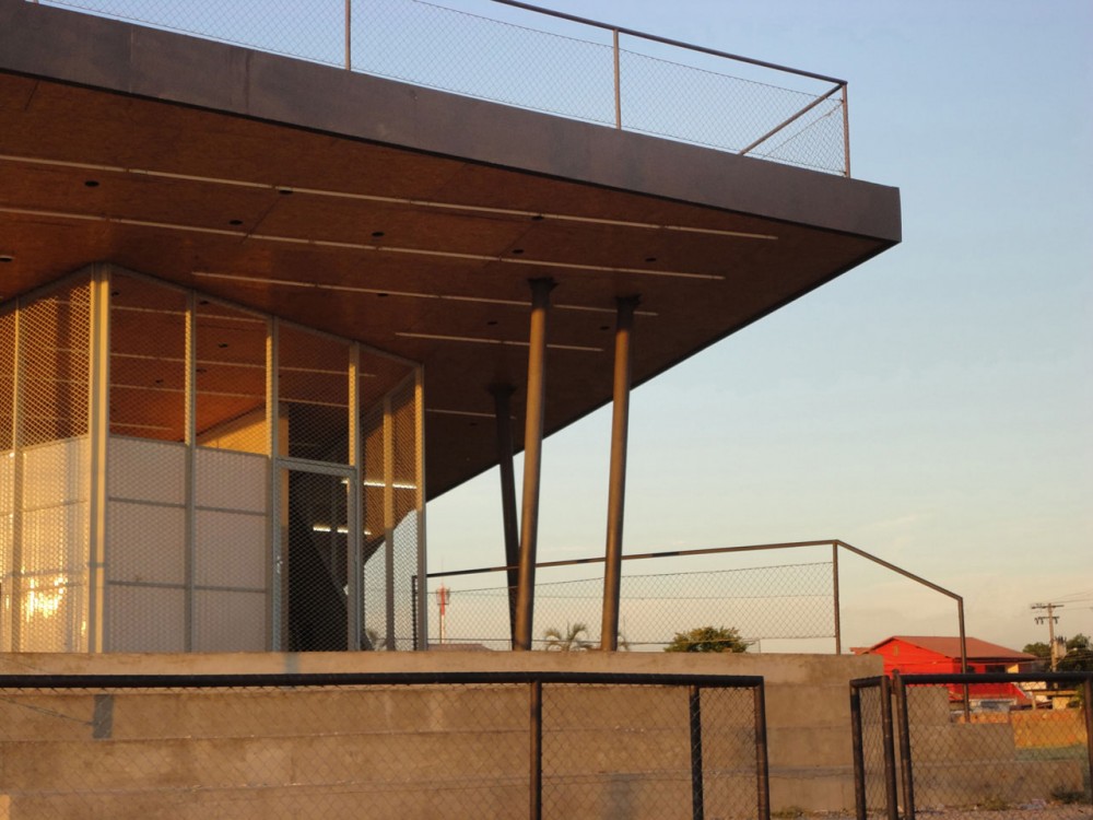Homeless World Cup Legacy Center /  Lompreta Nolte Arquitetos, Nanda Eskes Arquitetura and Architecture For Humanity