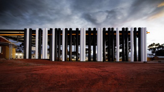 Caritas College Junior School External Covered Area / Tridente Architects