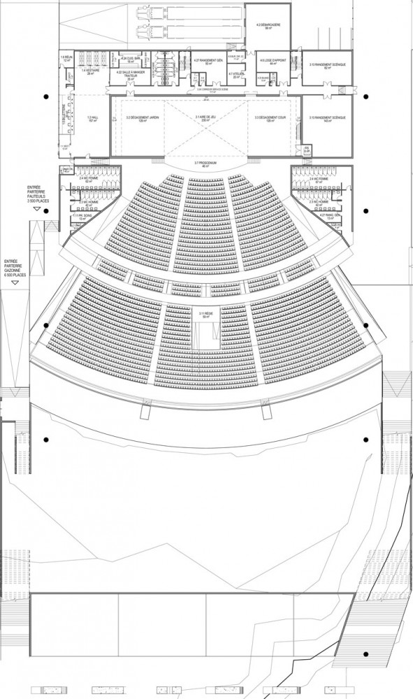 Trois-Rivières Amphitheatre / Paul Laurendeau