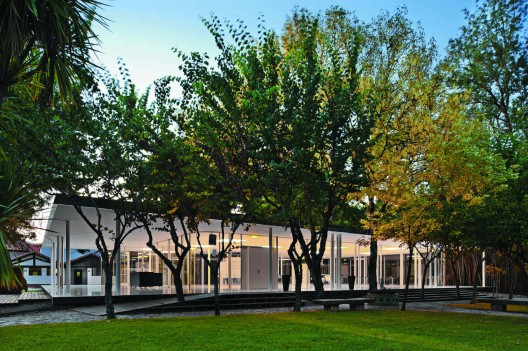 Party Hall / José Marini Bragança, Helena Veludo