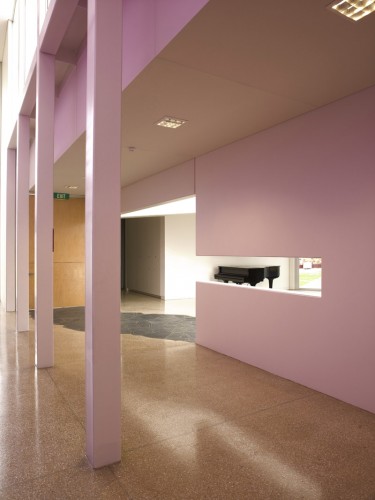 The Brother Stephen Debourg Performing Arts Centre at Sacred Heart College / Tridente Architects