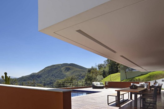 Lake House / David Guerra Architecture And Interior