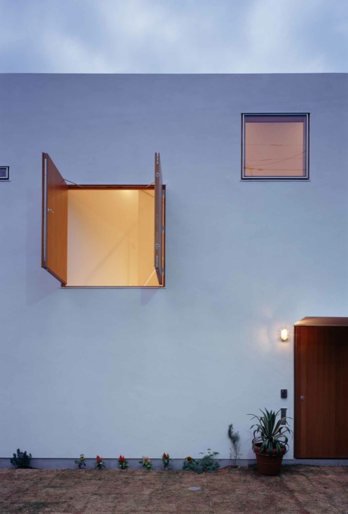 Inside House & Outside House / Takeshi Hosaka Architects