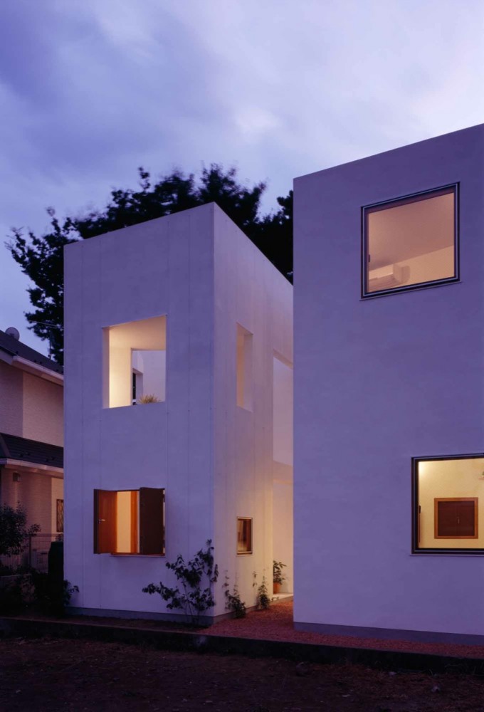 Inside House & Outside House / Takeshi Hosaka Architects