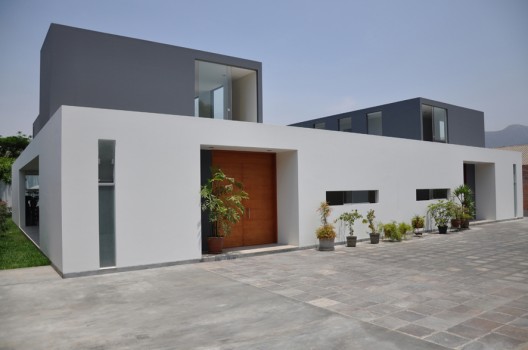 KH+DH Houses / Vladimir Kalinowski