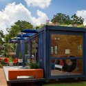 Container Guest House / Poteet Architects Container Guest House / Poteet Architects © Chris Cooper