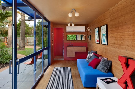 Container Guest House / Poteet Architects