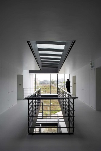 Day Care And Elderly Residential Centre / CVDB arquitectos