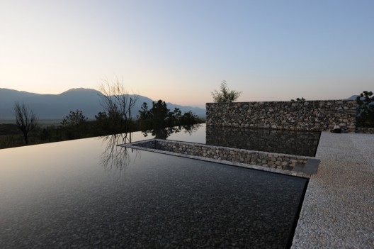 The Water House / Li Xiaodong Atelier