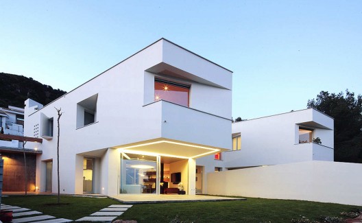 Ripolles-Manrique House / Teo Hidalgo Nácher