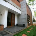 Sharma House / Kamat and Rozario Architecture Sharma House / Kamat and Rozario Architecture © Lester Rozario