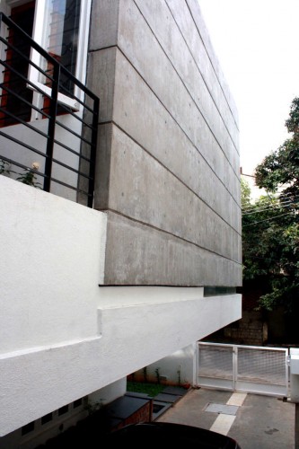 Sharma House / Kamat and Rozario Architecture