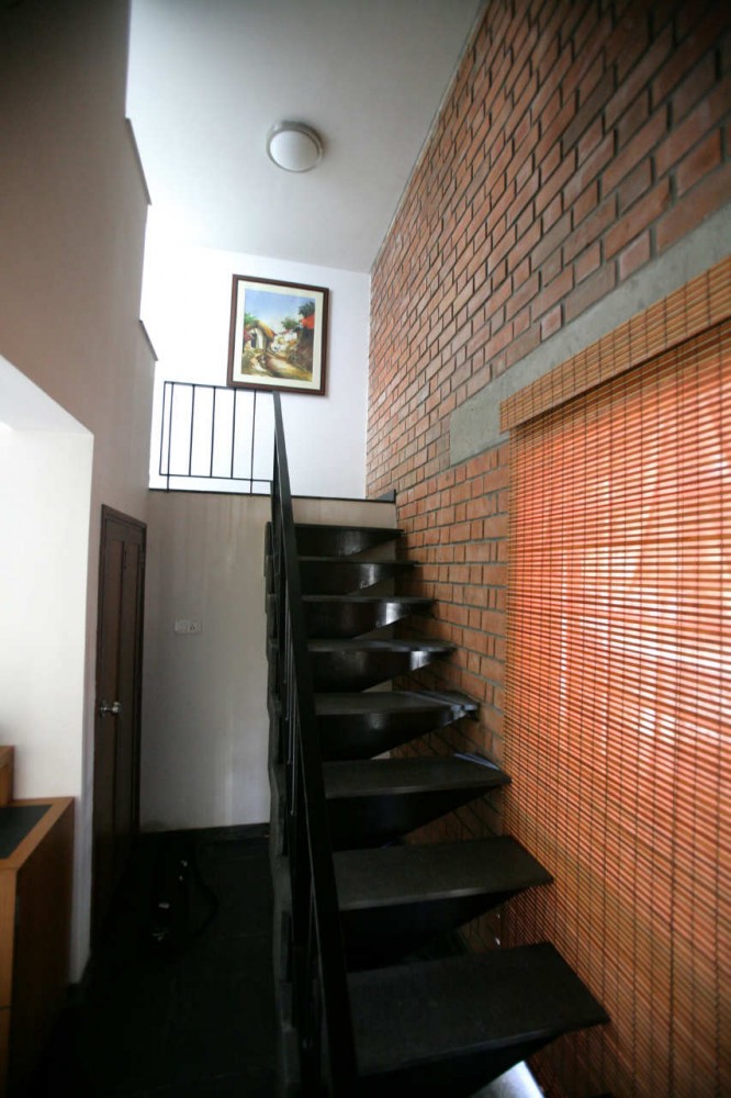Sharma House / Kamat and Rozario Architecture