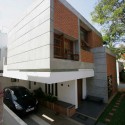 Sharma House / Kamat and Rozario Architecture Sharma House / Kamat and Rozario Architecture © Lester Rozario