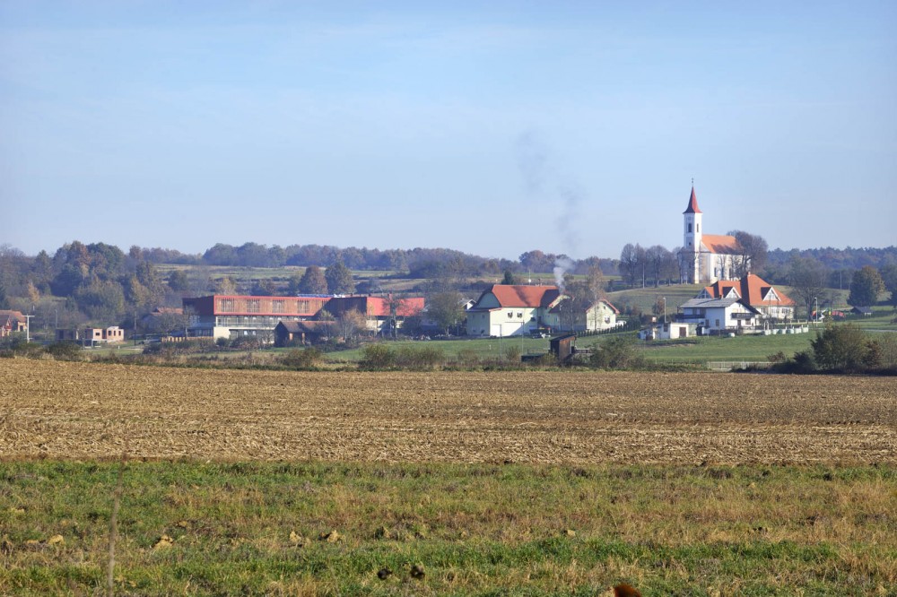 The Hodoš Centre for the Elderly / Ravnikar Potokar Arhitekturni