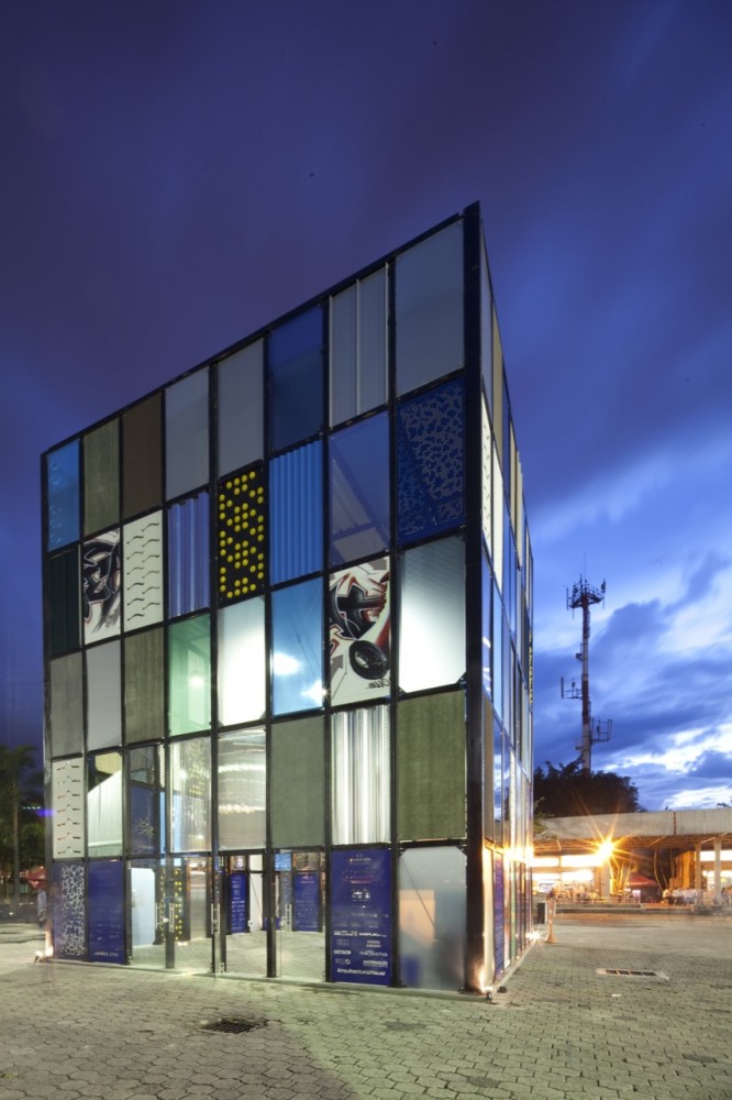 Disconnected Pavilion / Plan B Arquitectos