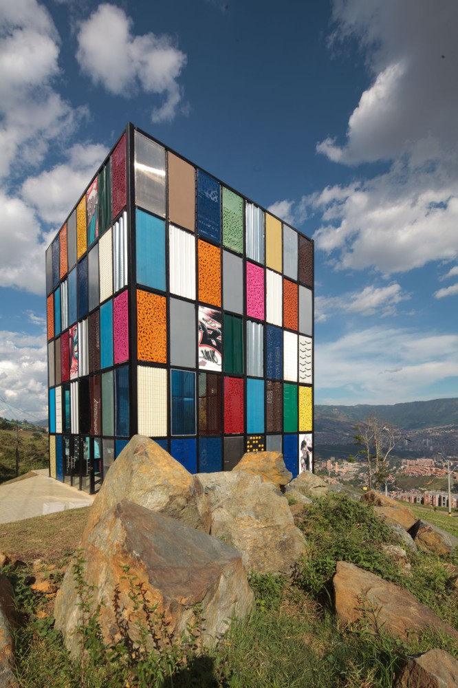 Disconnected Pavilion / Plan B Arquitectos