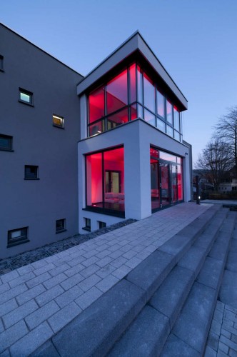 Lampenwelt Office Building / herbertarchitekten
