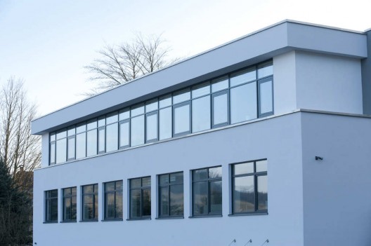 Lampenwelt Office Building / herbertarchitekten