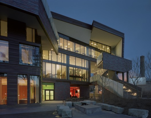 Lulu Chow Wang Campus Center and Davis Garage / Mack Scogin Merrill Elam Architects