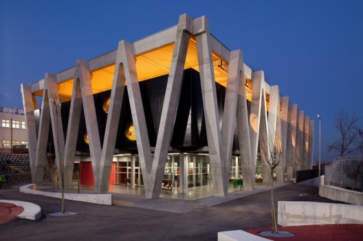 Emidio Navarro Secondary School / Arquitectura e Design