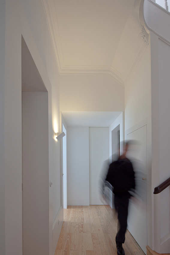 EA House / Barbosa & Guimarães