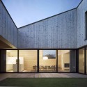 Wooden House With An Inner Courtyard / DI Bernardo Bader © DI Bernardo Bader