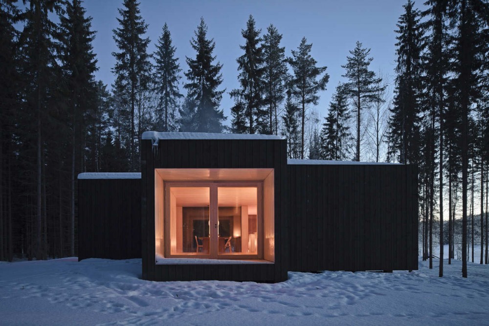 Four-cornered Villa / Avanto Architects