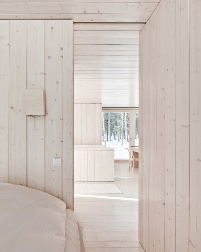 Four-cornered Villa / Avanto Architects