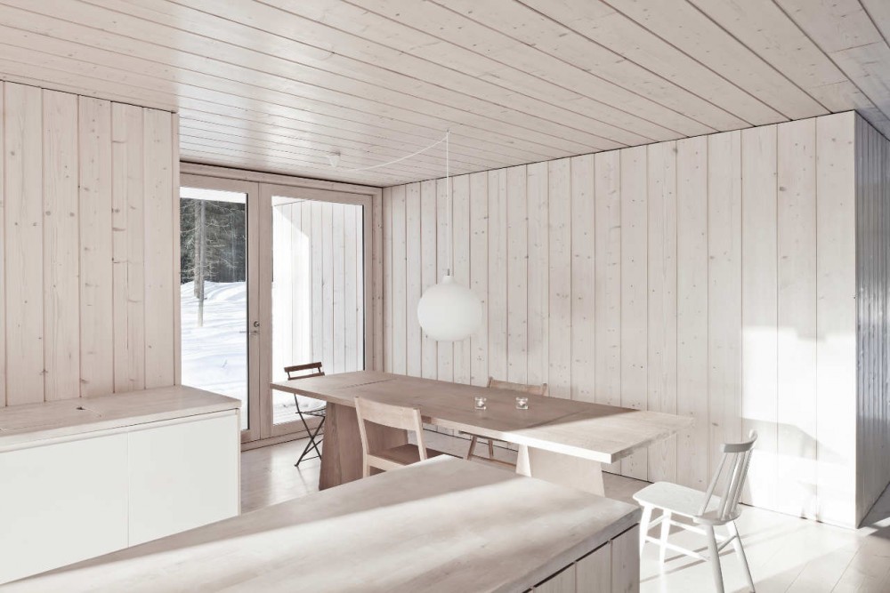 Four-cornered Villa / Avanto Architects