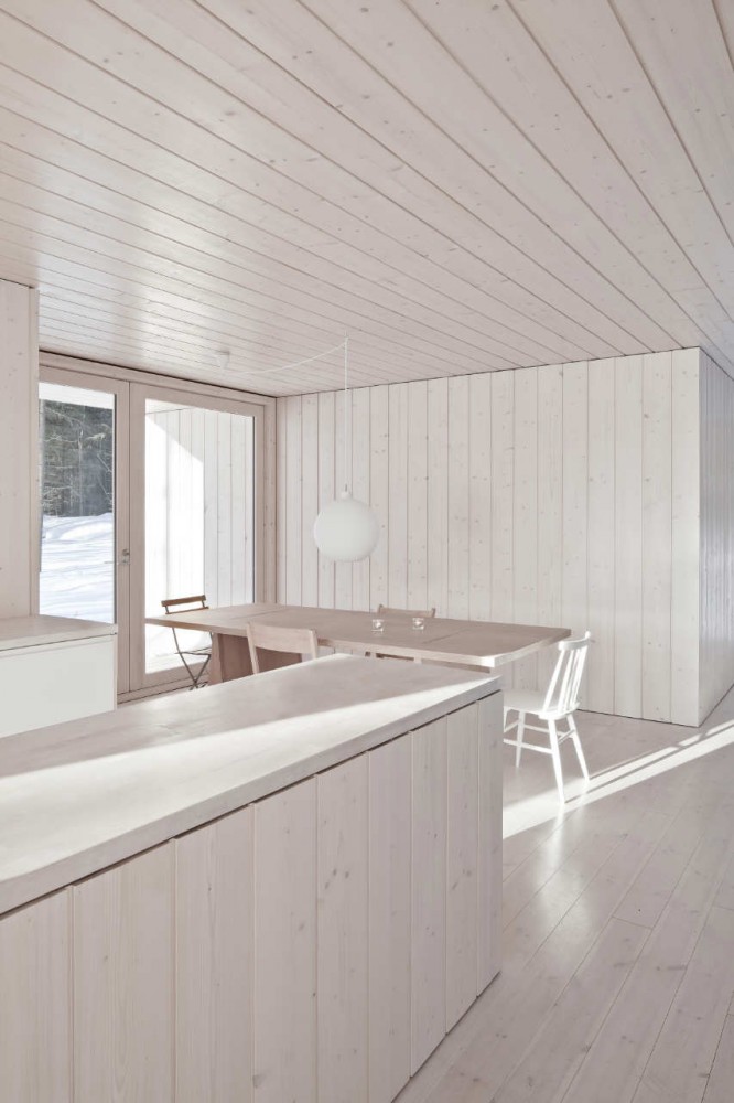 Four-cornered Villa / Avanto Architects