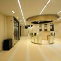 The Hong Kong Federation of Women T.S. Kwok Service Centre / Barrie Ho The Hong Kong Federation of Women T.S. Kwok Service Centre / Barrie Ho © Barrie Ho