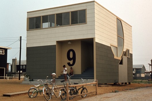 08_Leib House - Front Entrance 06 (Stephen Hill)