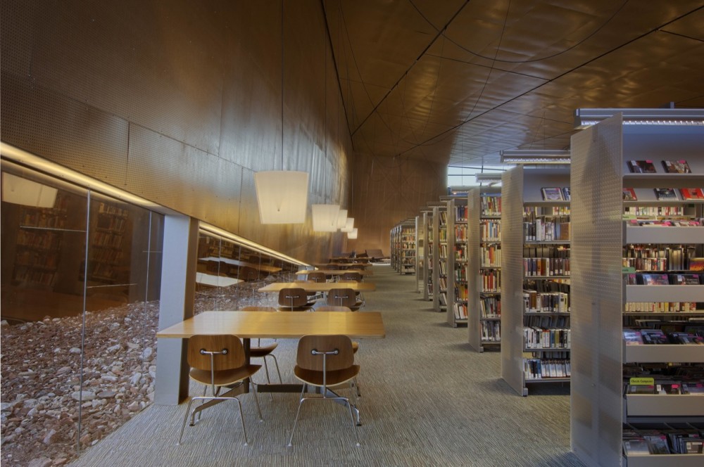 Arabian Library / richärd+bauer