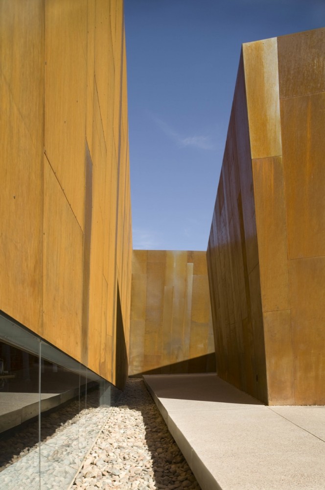 Arabian Library / richärd+bauer