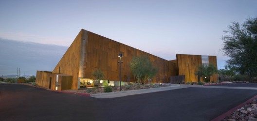 Arabian Library / richärd+bauer