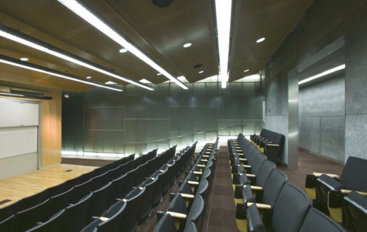 Meinel Optical Sciences Building / richärd+bauer