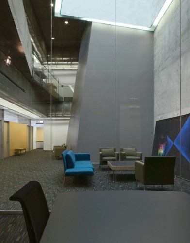 Meinel Optical Sciences Building / richärd+bauer