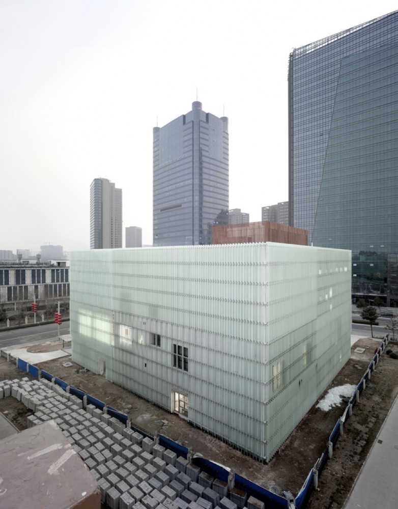 Zhengdong District Urban Planning Exhibition Hall / AZL architects