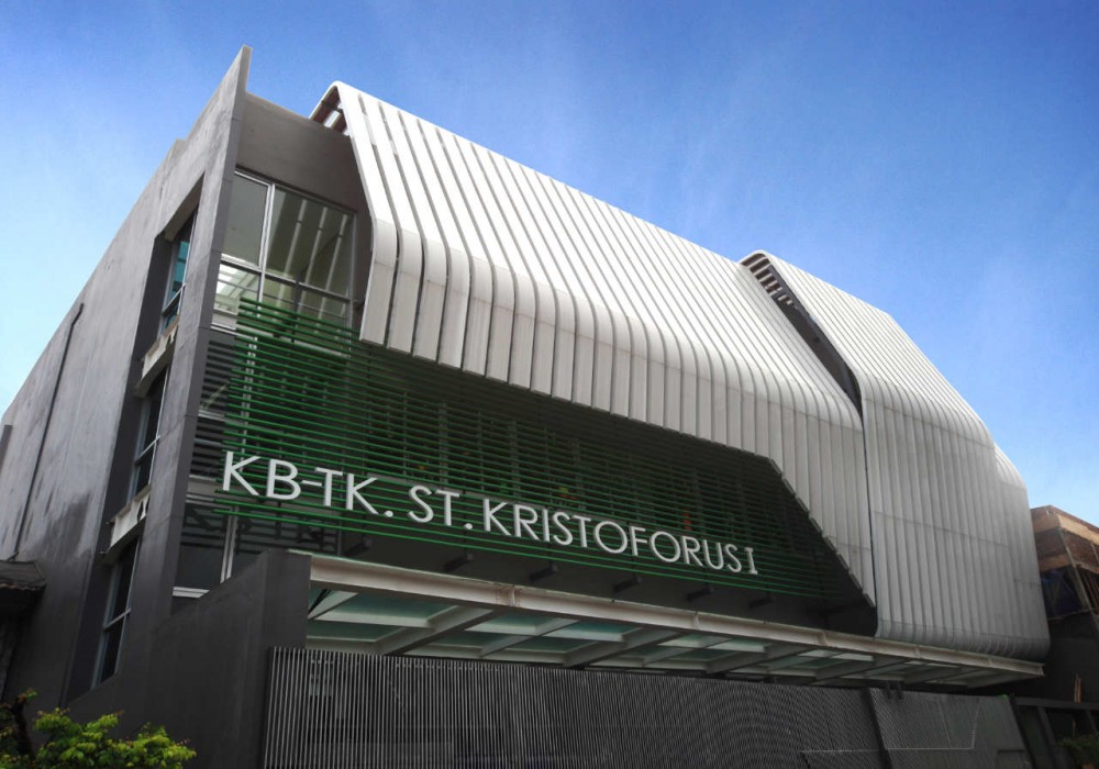 St. Kristoforus Kindergarten / Chrystalline Artchitect