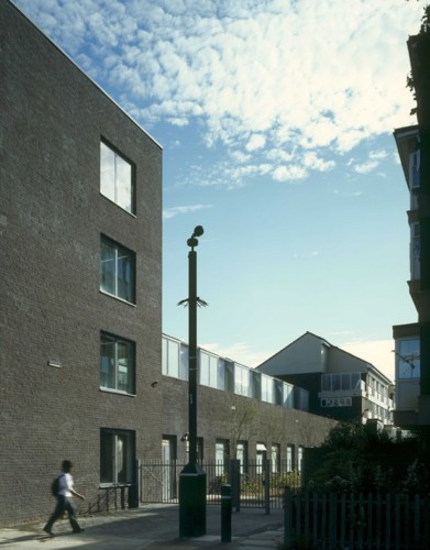 Vassall Road Housing & Medical Centre / Tony Fretton Architects