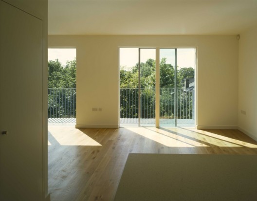 Vassall Road Housing & Medical Centre / Tony Fretton Architects