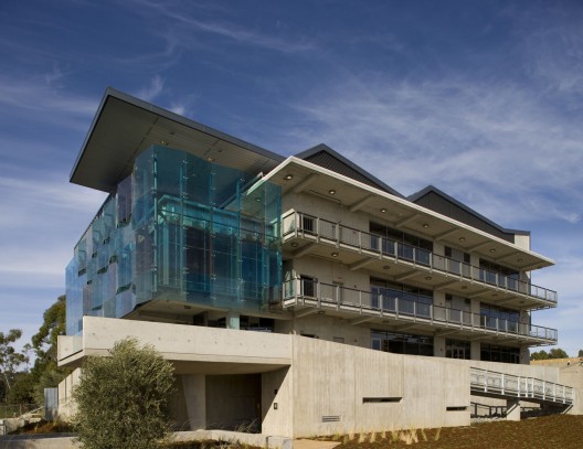 Housing & Dining Services Administration Building / Studio E Architects
