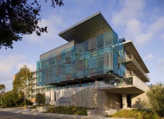 Housing & Dining Services Administration Building / Studio E Architects