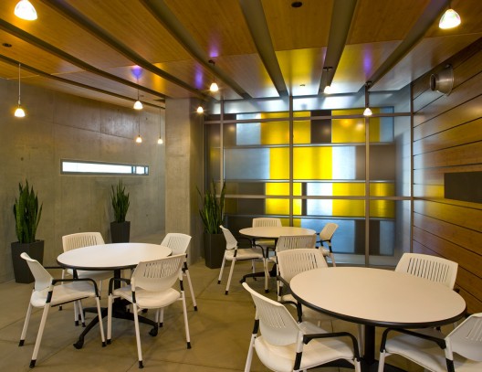 Housing & Dining Services Administration Building / Studio E Architects