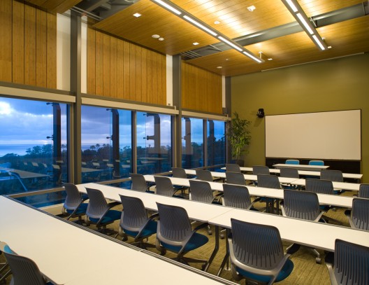 Housing & Dining Services Administration Building / Studio E Architects