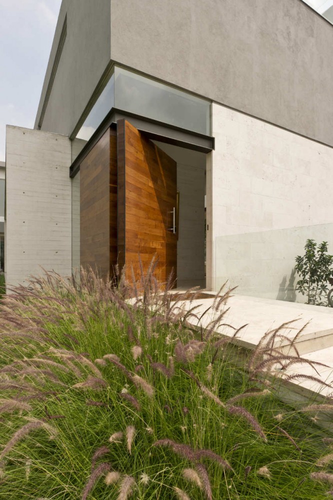 AE House / twentyfourseven
