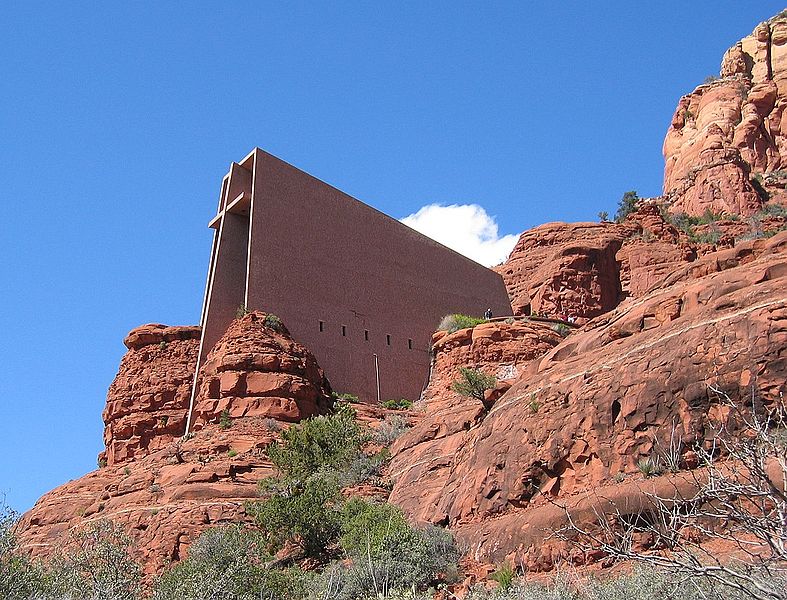 AD Classics: Chapel of the Holy Cross / Richard Hein
