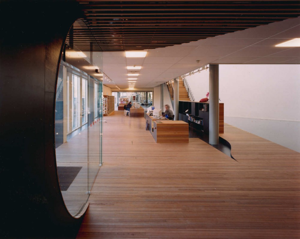 Oosterpoort Cultural Centre / Onix